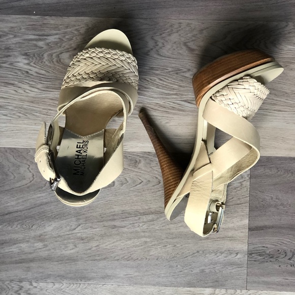Michael Kors heels❌sold❌ - Picture 2 of 6
